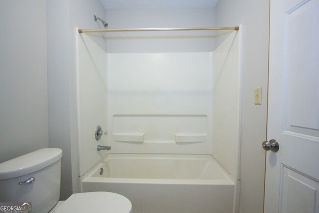 Building Photo - 2420 Green Rd