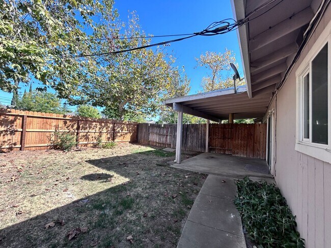 Building Photo - 10433-10433 El Mercado Dr