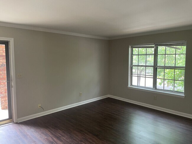 Building Photo - 2727 Highland Ave