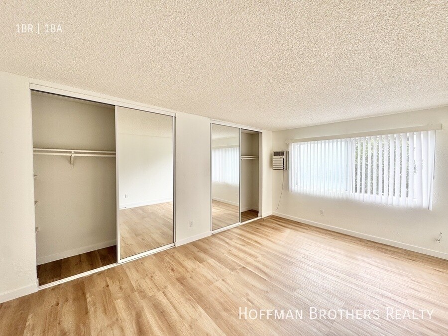 Building Photo - 1000 N Doheny Dr