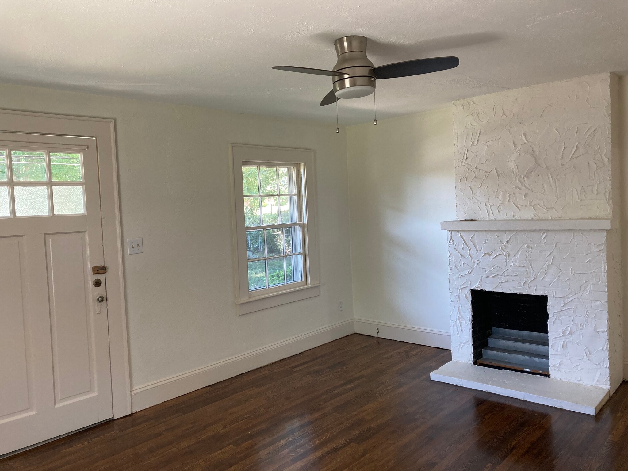 Building Photo - 1002 4th Street Dr NW