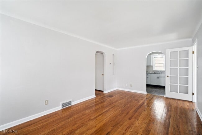 Building Photo - 5215 E 115th St