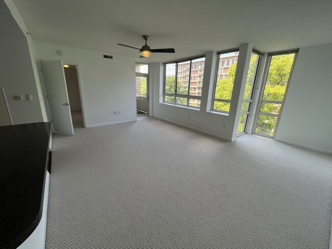Building Photo - 355 I St SW