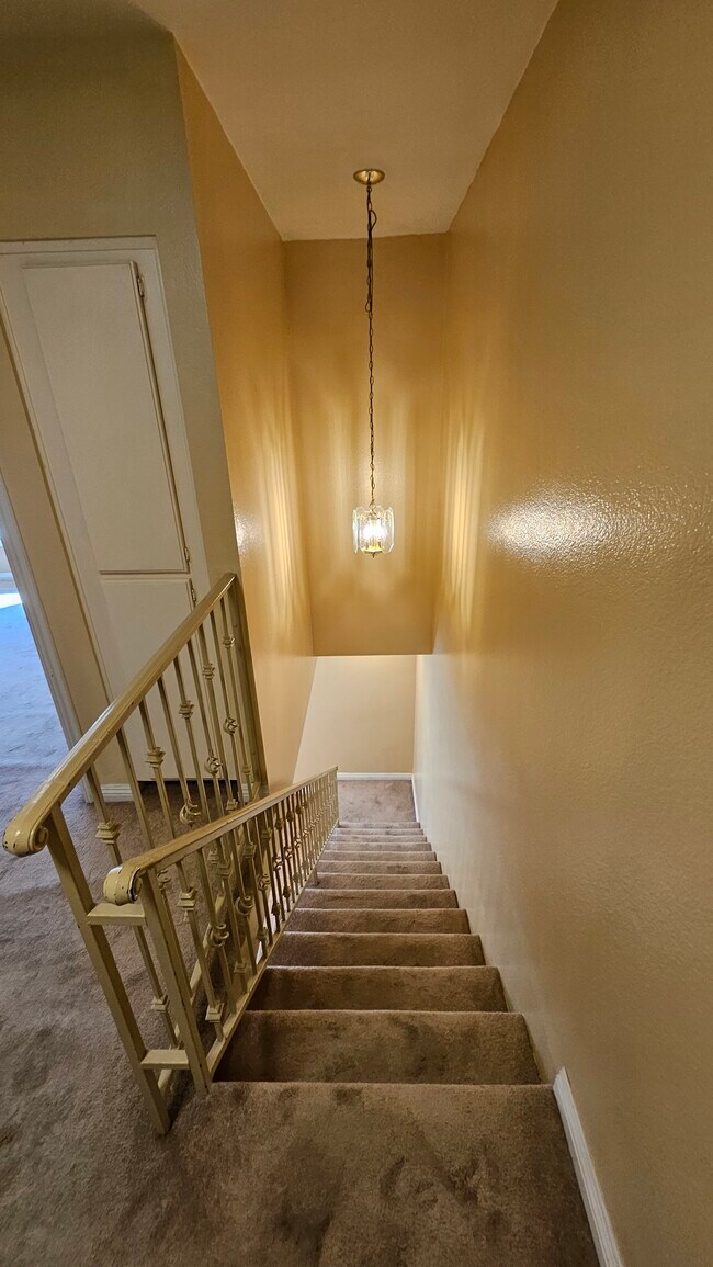 Building Photo - 279 N Holliston Ave