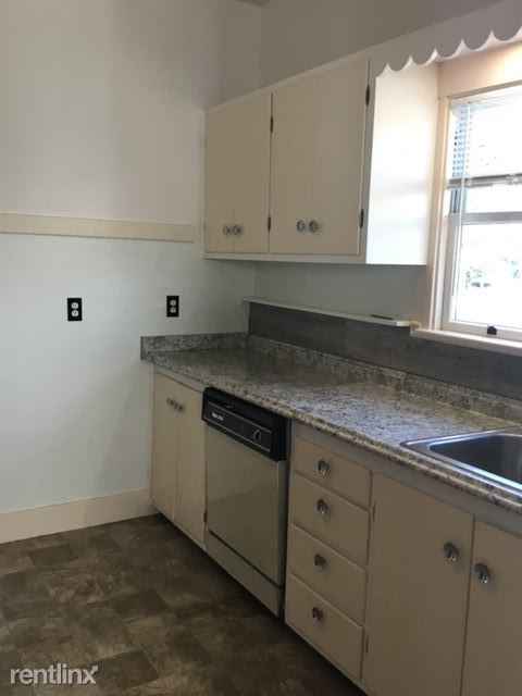 Building Photo - 2 br, 1 bath House - 1235 Warren St