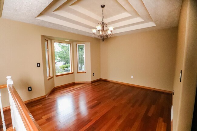 Building Photo - 503 S Shelley Lake Ln