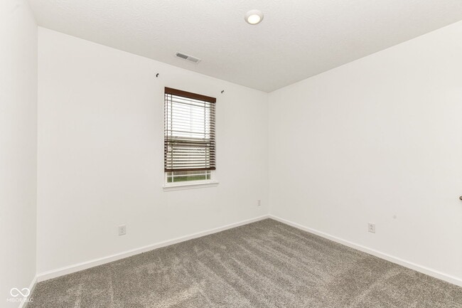 Building Photo - 291 Limerick Ln