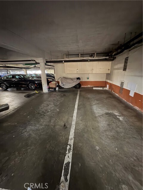 Building Photo - 5625 N Sumner Way