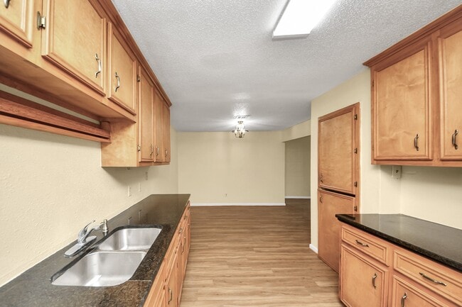Building Photo - 8105 Lanham Ln
