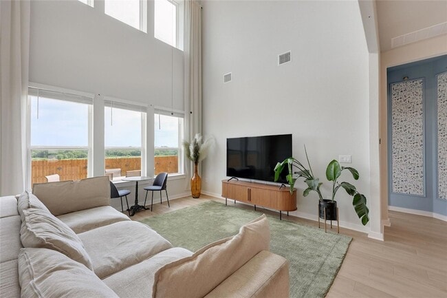 Building Photo - 4902 Seadrift Dr