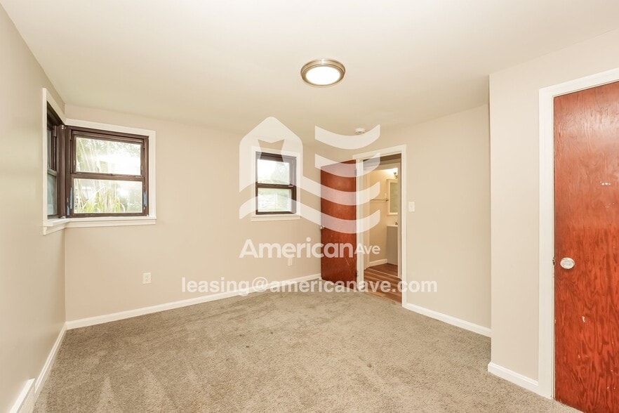 Building Photo - 3802 Vernon Ave NW