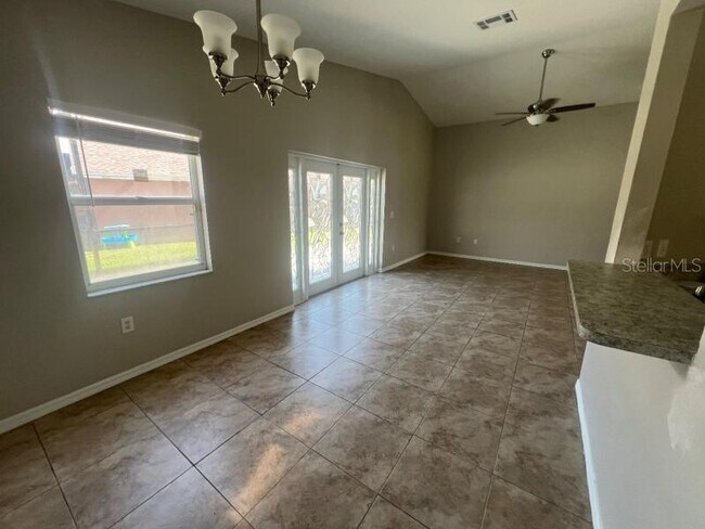 Building Photo - 30936 Burleigh Dr