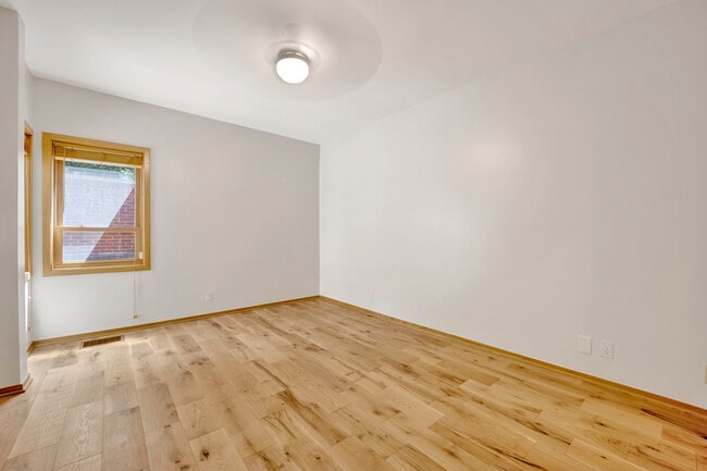 Building Photo - 711 S Ashland Ave