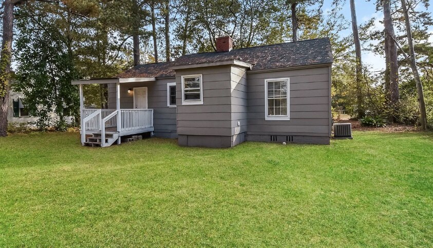 Building Photo - 2116 Roosevelt Dr