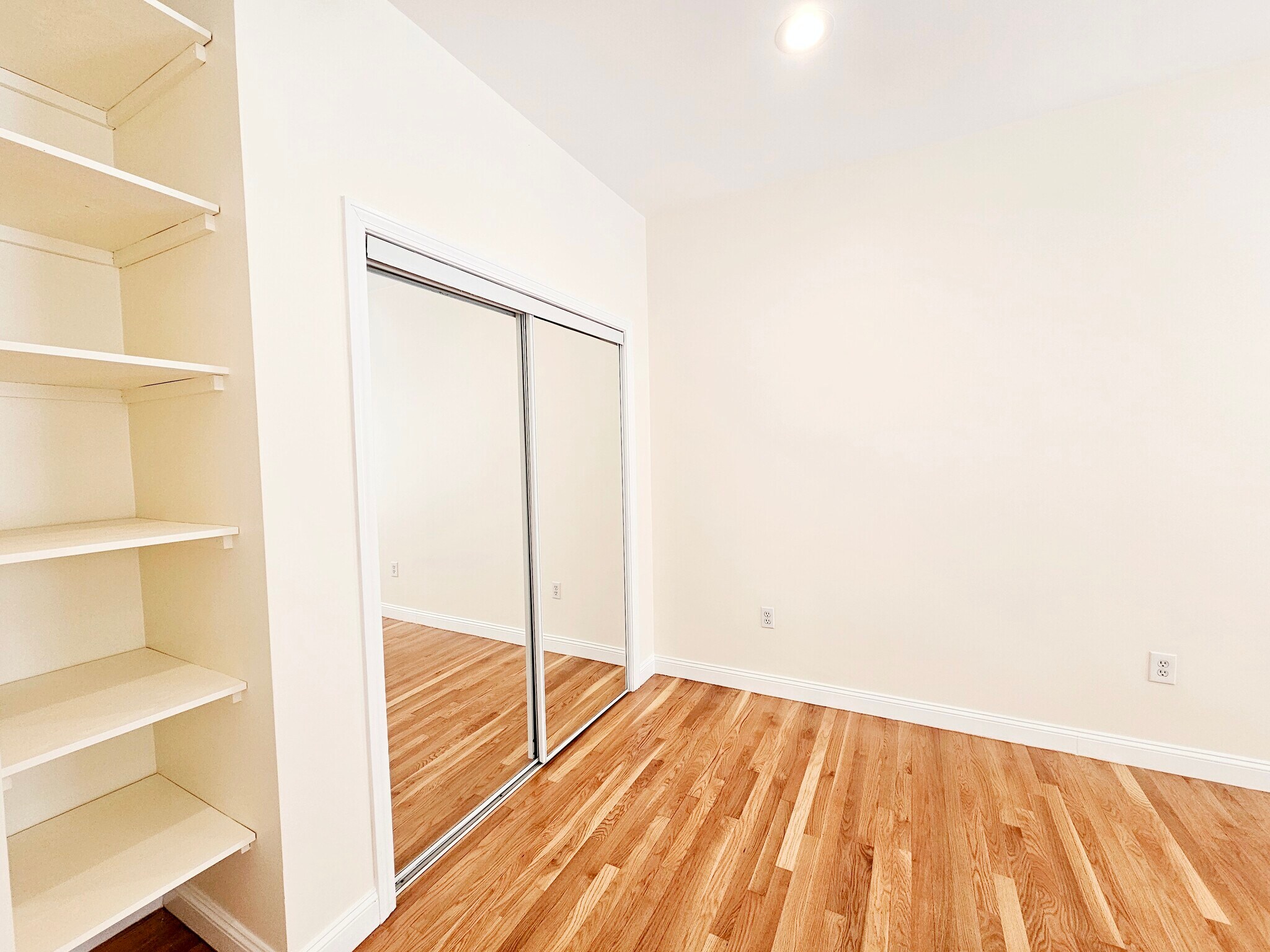 Building Photo - 1803 Beacon St