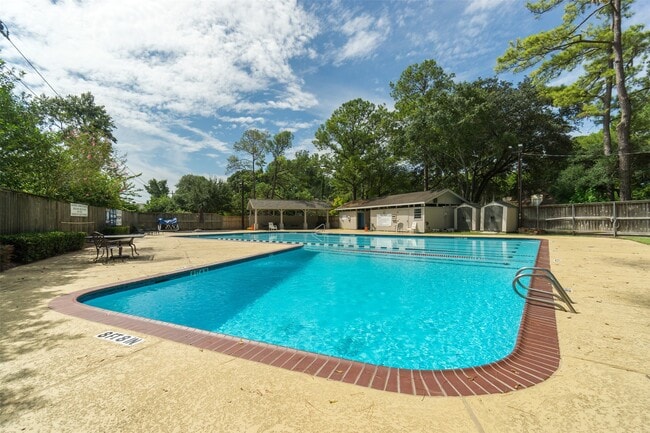 Building Photo - 815 Thornvine Ln