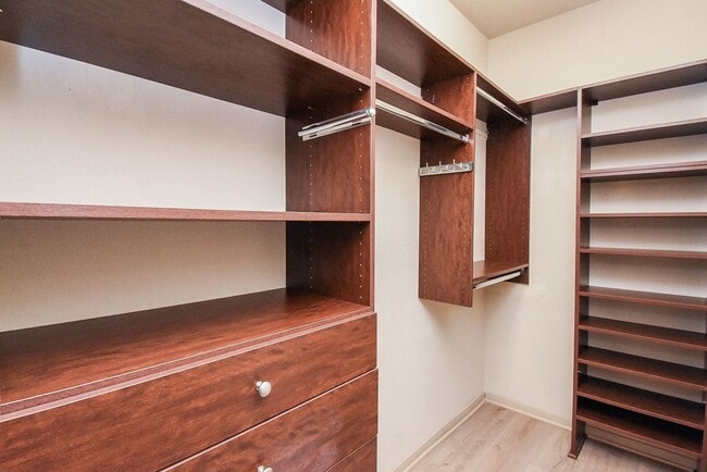 Building Photo - 2106 Harmon Crest Ct