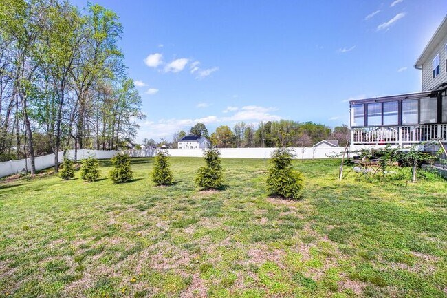 Building Photo - 9366 Alder Dr