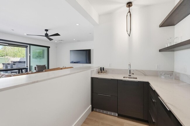 Building Photo - 4544 N Evans Dr