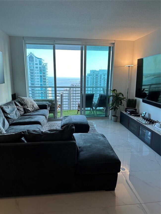 Building Photo - 325 S Biscayne Blvd