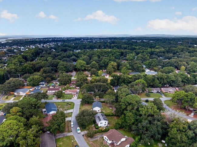 Building Photo - 1411 Westway Dr