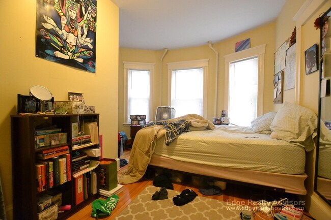 Building Photo - 28 Justin Rd