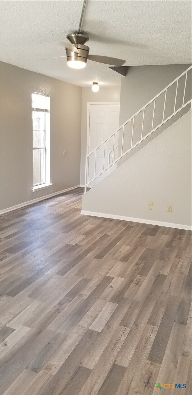 Building Photo - 1109 Wales Dr