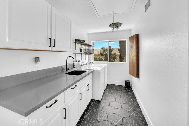 Building Photo - 2211 Silk Tree Dr