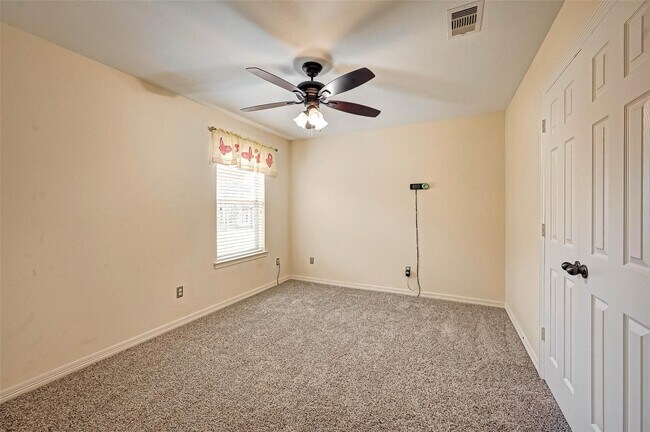 Building Photo - 16207 Willowford Ct