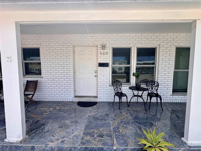 Building Photo - 5411 NE 22nd Terrace