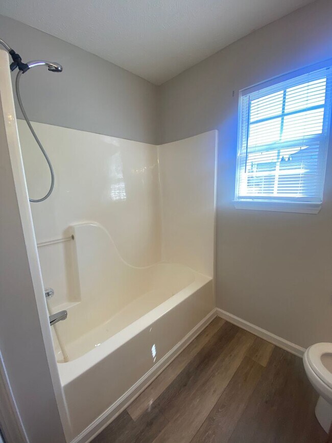 Building Photo - Charming, Renovated Open Floor Plan Home | 3 BR, 2 BA, 1 Car Garage