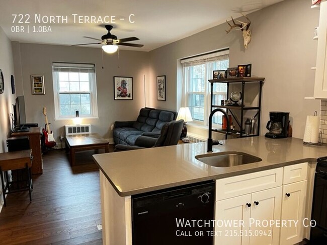 Building Photo - 722 North Terrace