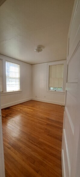 front bedroom - 315 Bosley Ave