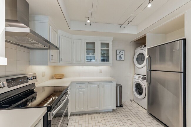 Building Photo - American Towers Furnished Condominium Downtown Salt Lake City