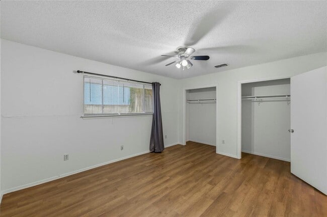 Building Photo - 1706 Elmhurst Dr