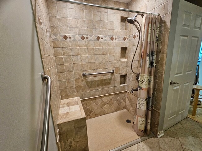 Building Photo - 157 Concord Ln