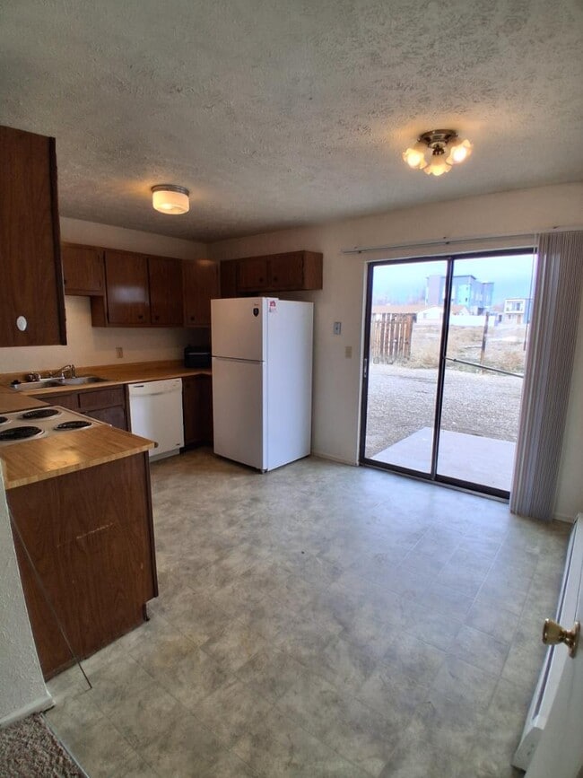 Building Photo - 2904 E 1/2 Rd