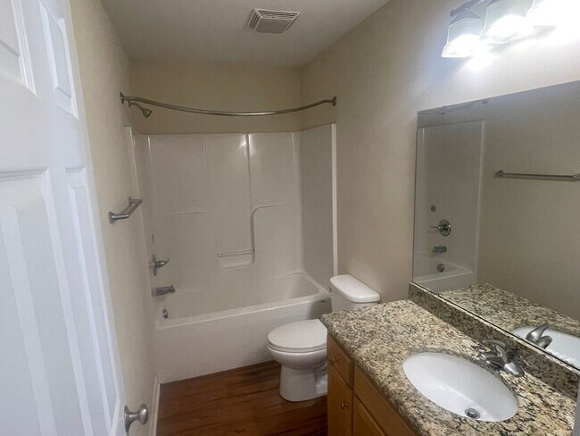 Building Photo - September 2nd - This 2 Bedroom 1 Bath Dupl...