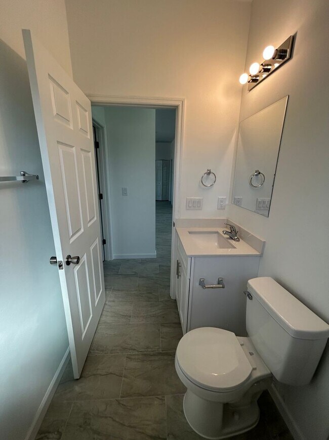 Building Photo - JUST BUILT! Spacious 4Bd /2Ba /2CG Single Family Home