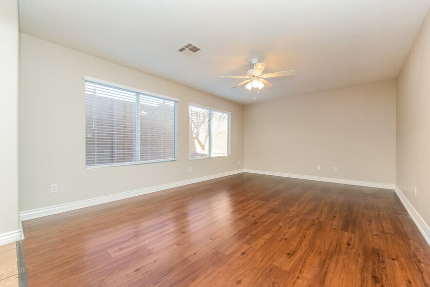 Building Photo - 5305 N Santa Fe Heights St