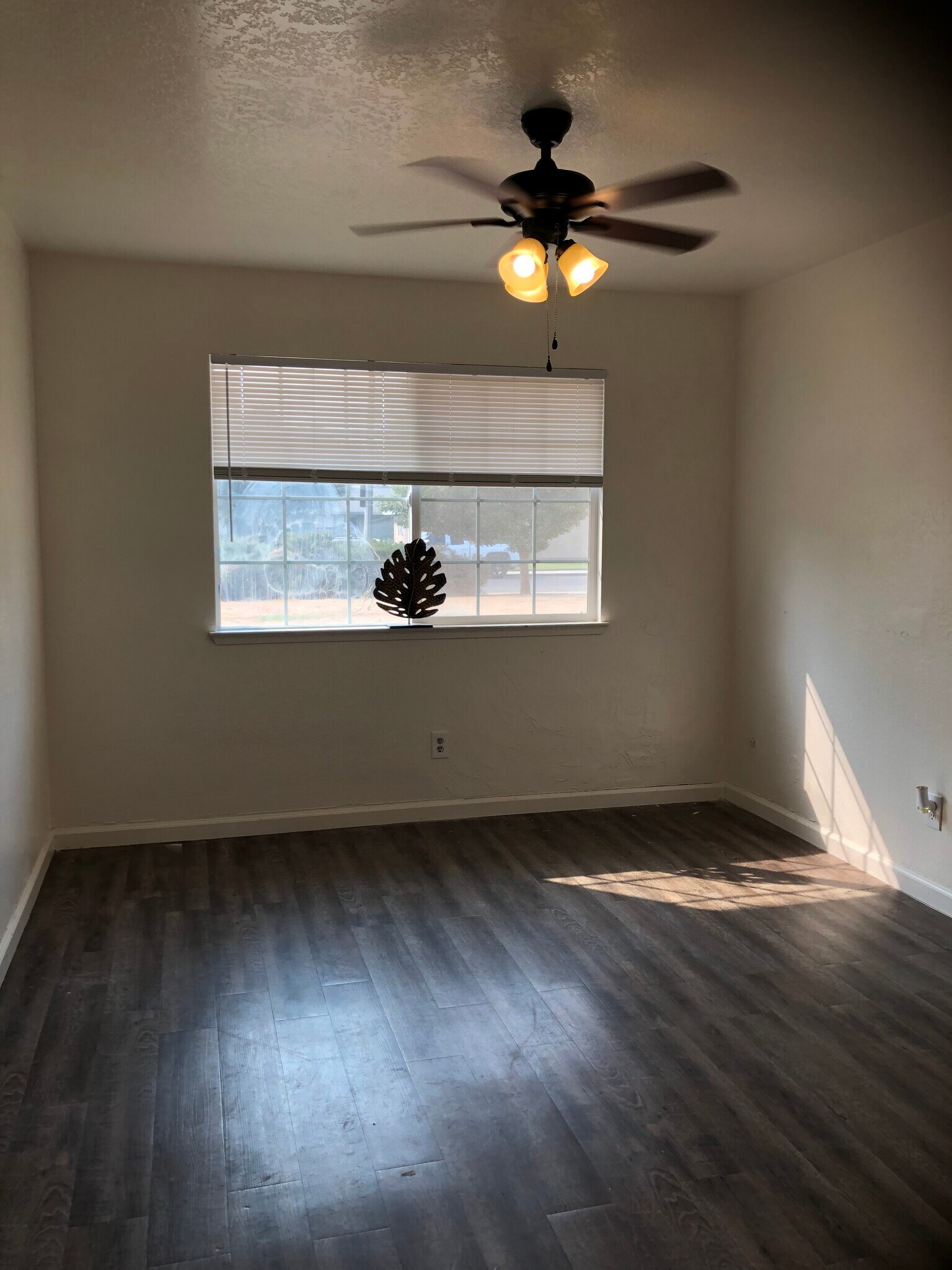 Building Photo - 2514 W Hemlock Ct