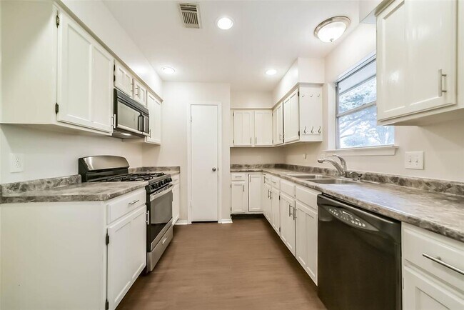 Building Photo - 7206 Gallant Glen Ln