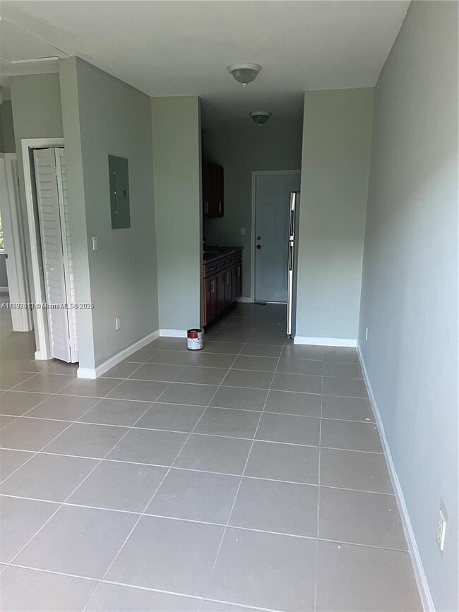 Building Photo - 8321 NE Miami Ct