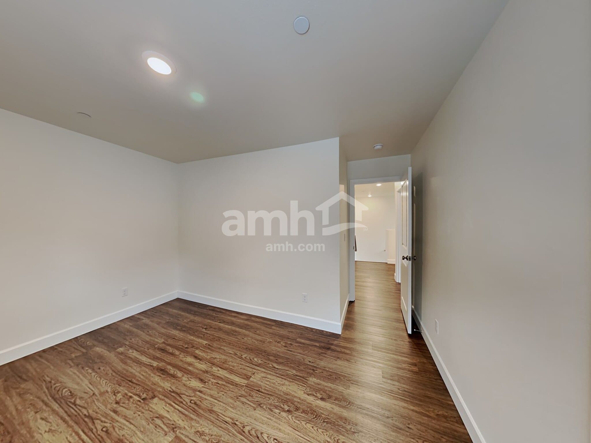 Building Photo - 13905 106th Ave E