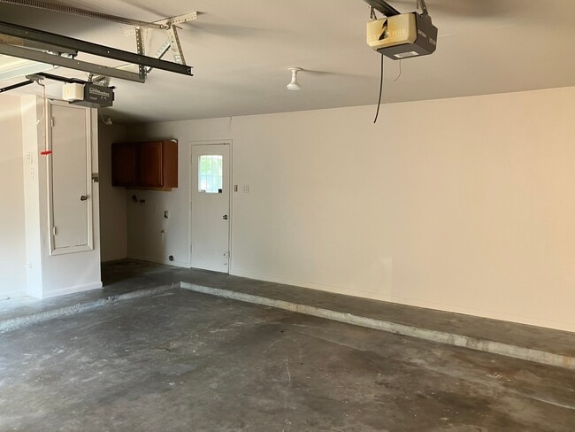 Building Photo - 1315 Peach Spring Dr
