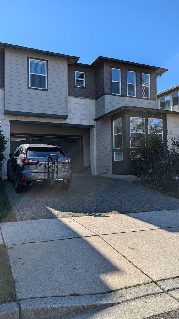 Building Photo - Beautiful 4 Bedroom Bothell Home