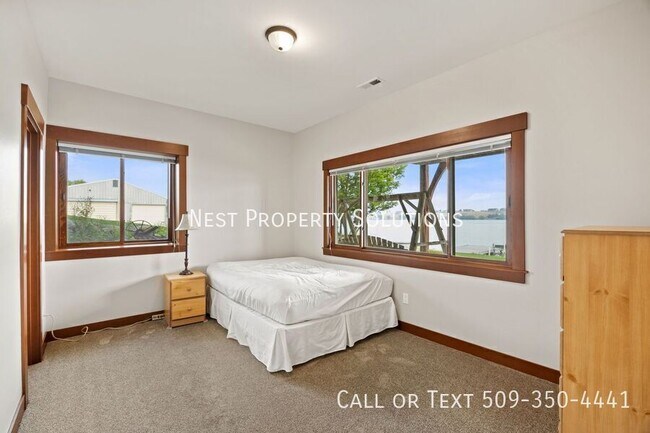 Building Photo - 4839 Rd 6.5 NE