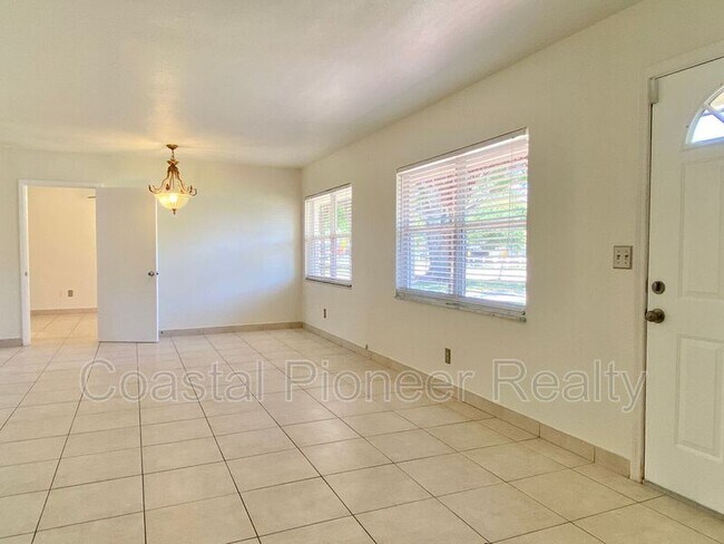 Building Photo - 7306 Kingsbury Cir