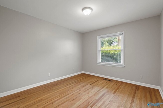 Building Photo - 1508 Owens Dr SE