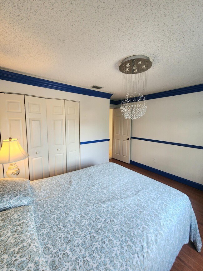 Building Photo - 18860 La Costa Ln